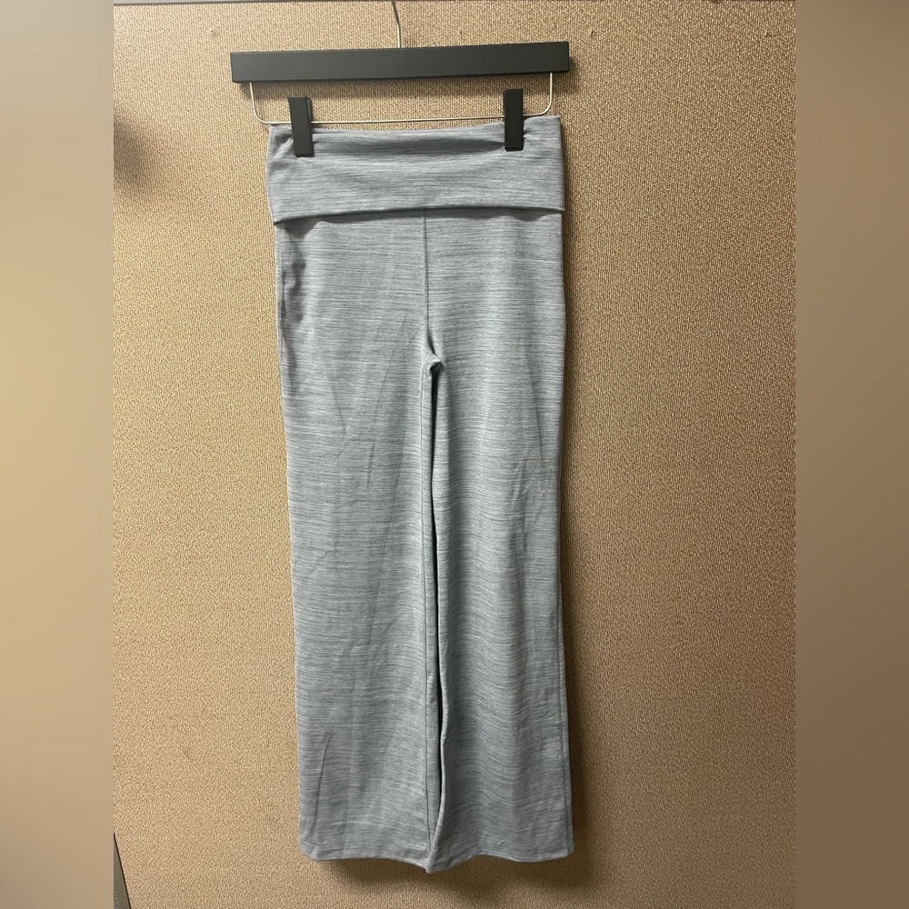 NWT 😎Nike women Gray Wide Leg Pants, size small